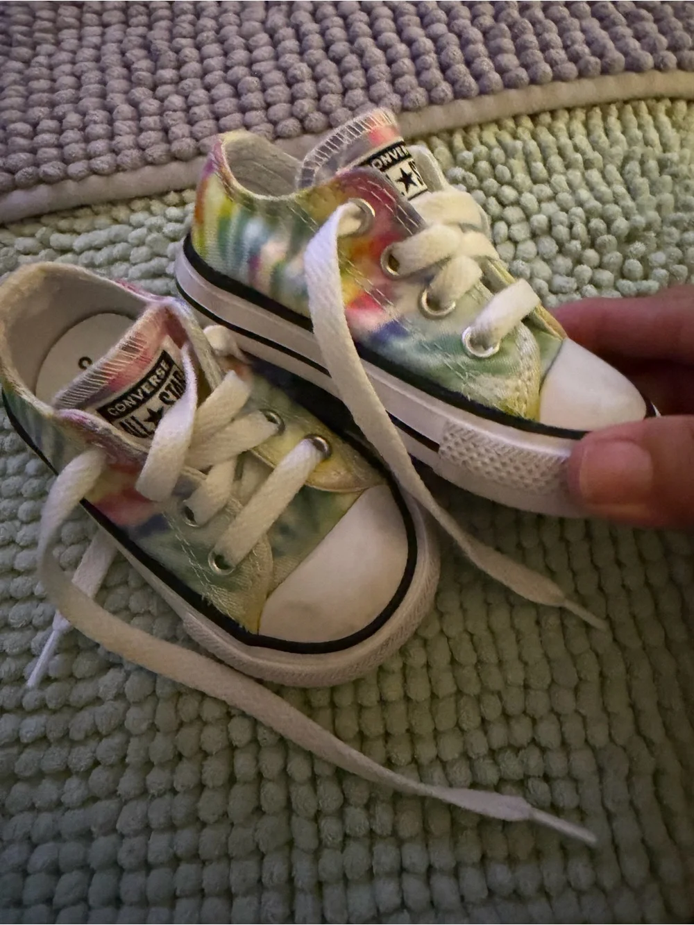 Converse Kids Low Top Tie-Dye Sneakers - White with Rainbow Accents size 4!